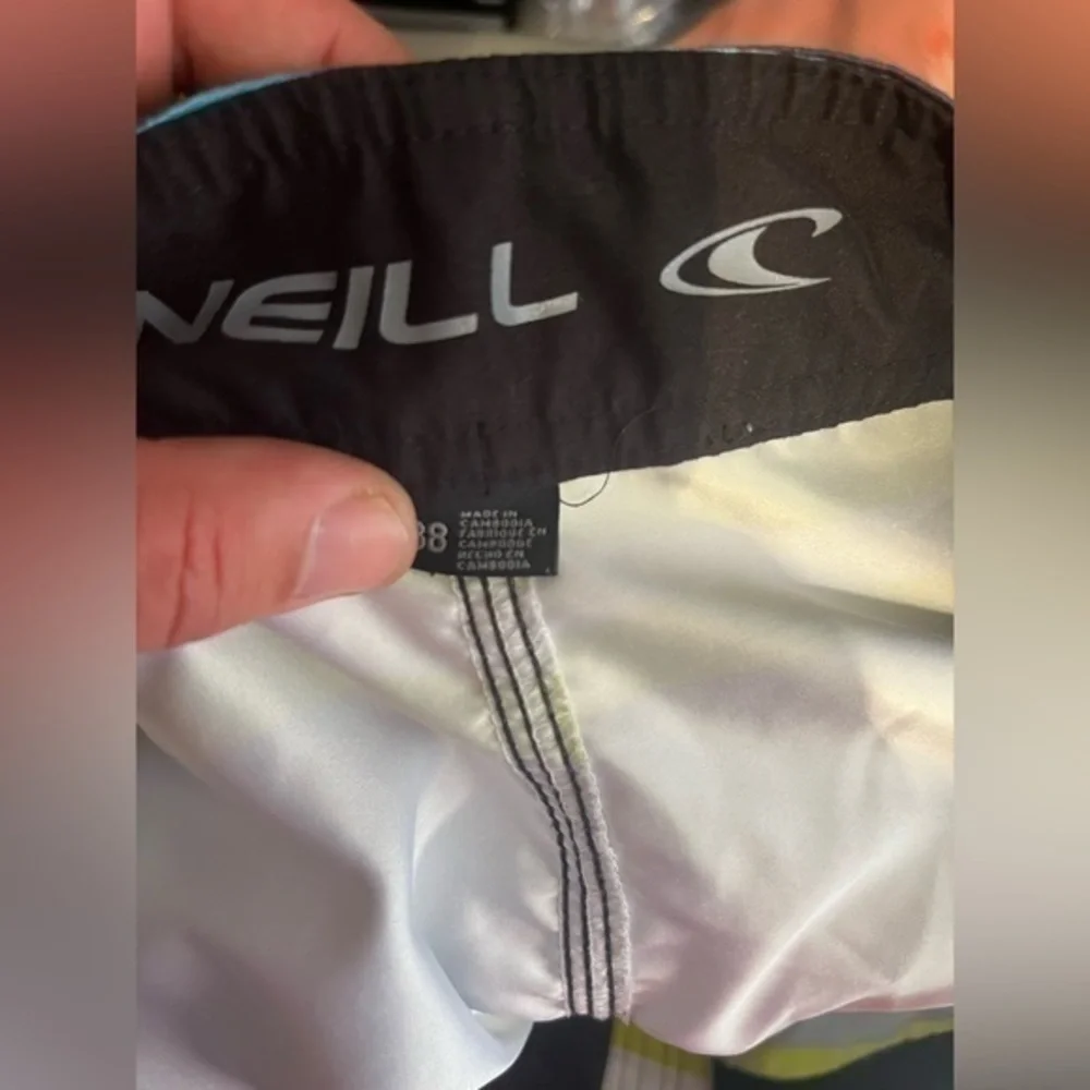 O’Neill fast drying GREEN Stripped  swimming shorts size 38 men